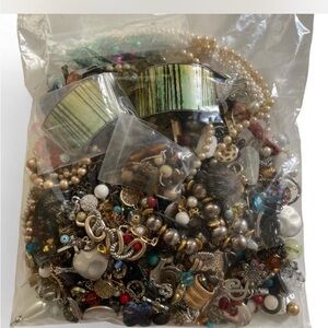 Junk jewelry 3 pounds